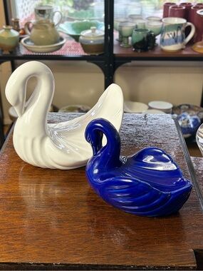 Set Of 2 Vintage Andre Richard Swan Towel Holders Ivory And Cobalt Set 80s